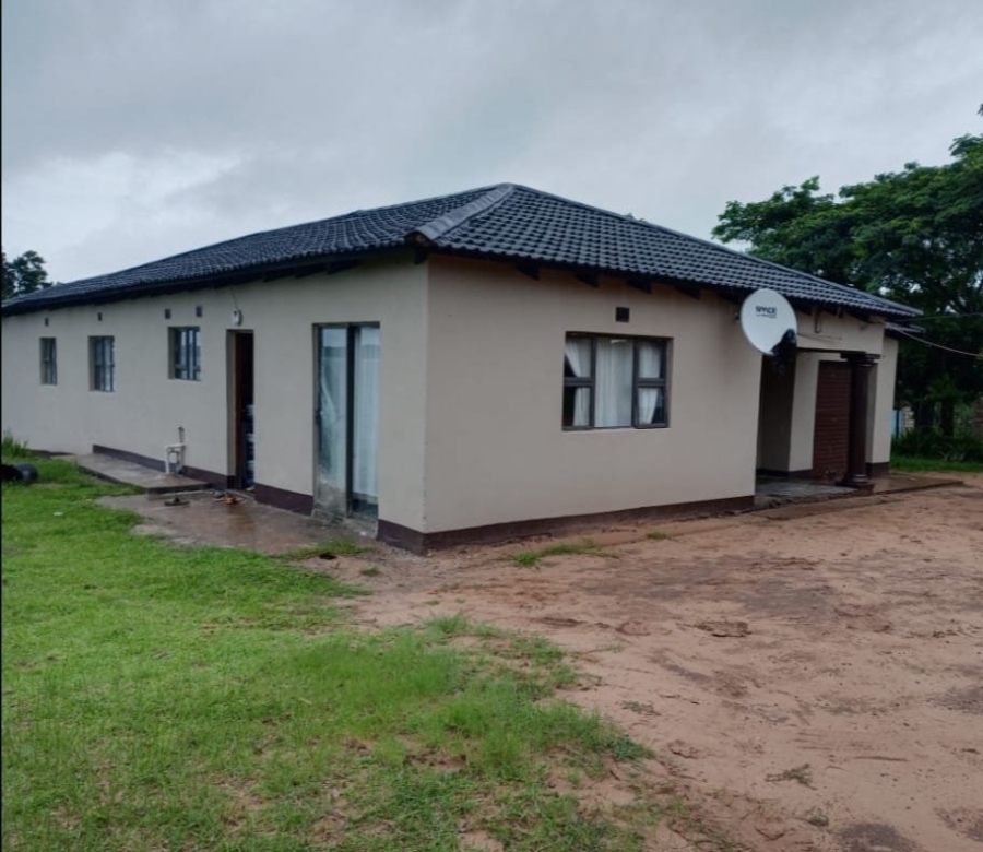 4 Bedroom Property for Sale in Mandlazini KwaZulu-Natal