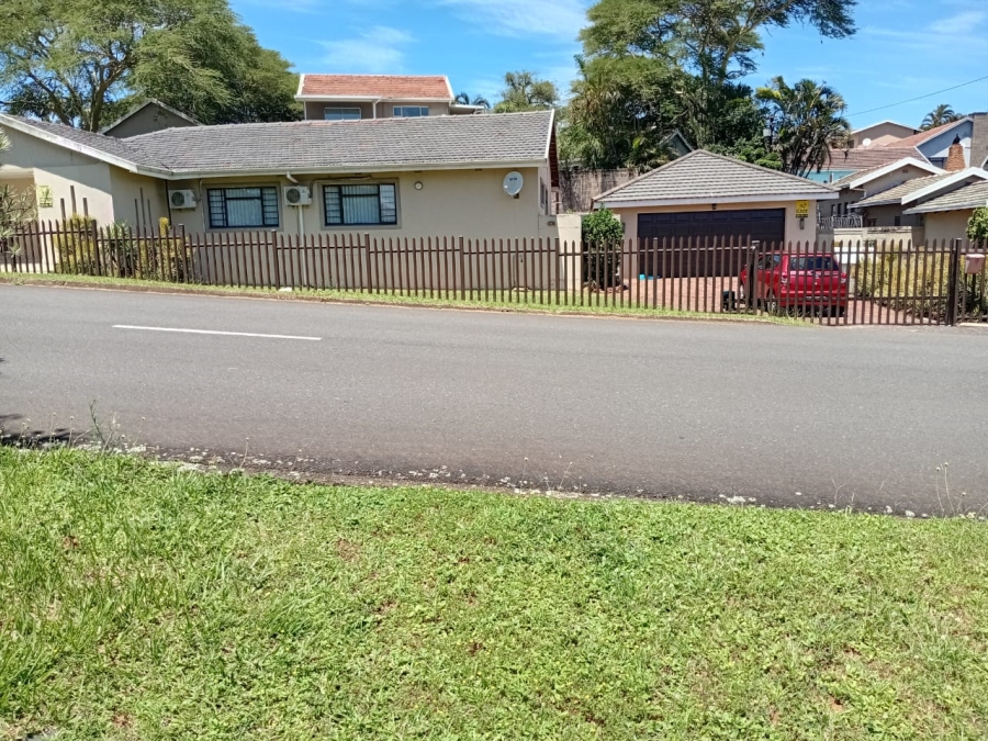 4 Bedroom Property for Sale in Athlone Park KwaZulu-Natal