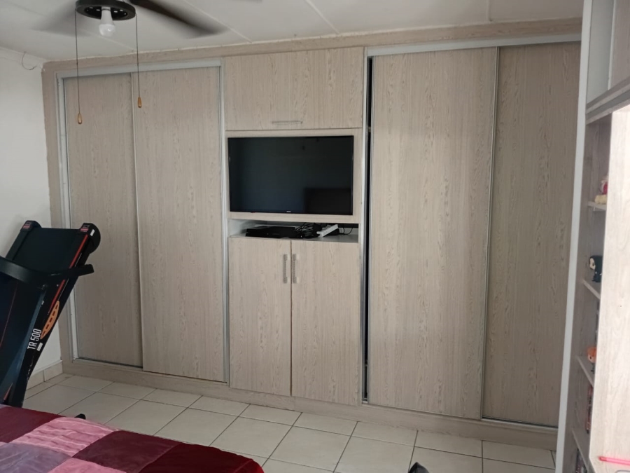 4 Bedroom Property for Sale in Athlone Park KwaZulu-Natal