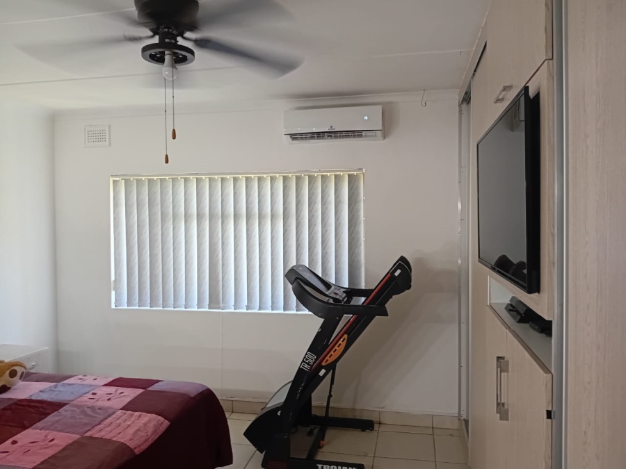 4 Bedroom Property for Sale in Athlone Park KwaZulu-Natal