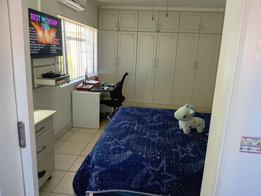4 Bedroom Property for Sale in Athlone Park KwaZulu-Natal