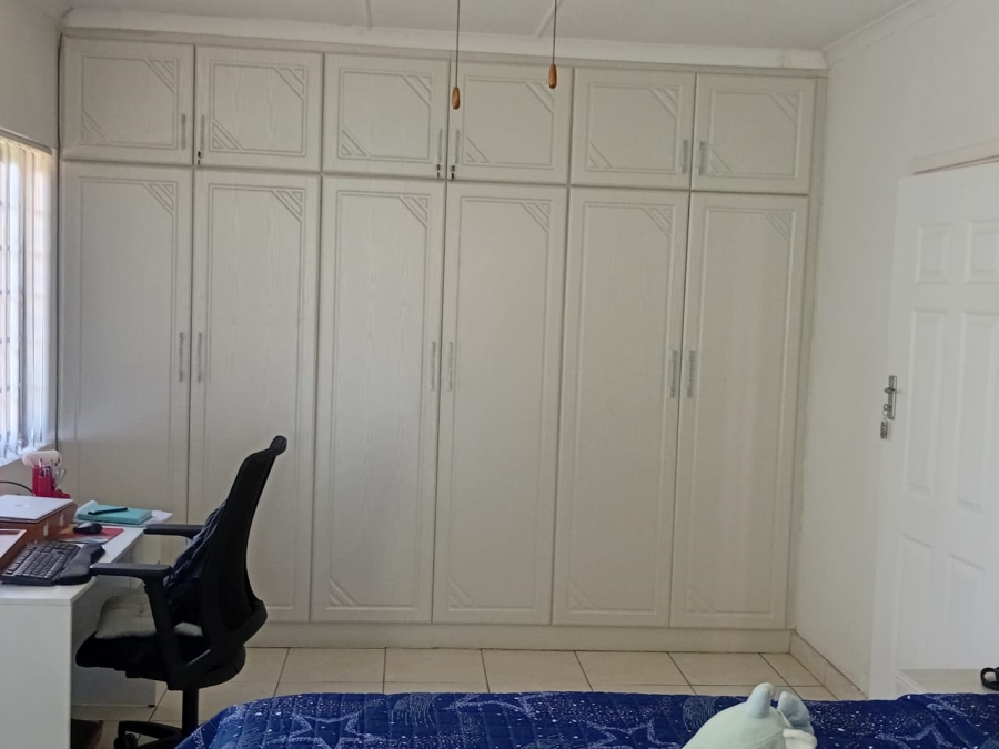 4 Bedroom Property for Sale in Athlone Park KwaZulu-Natal