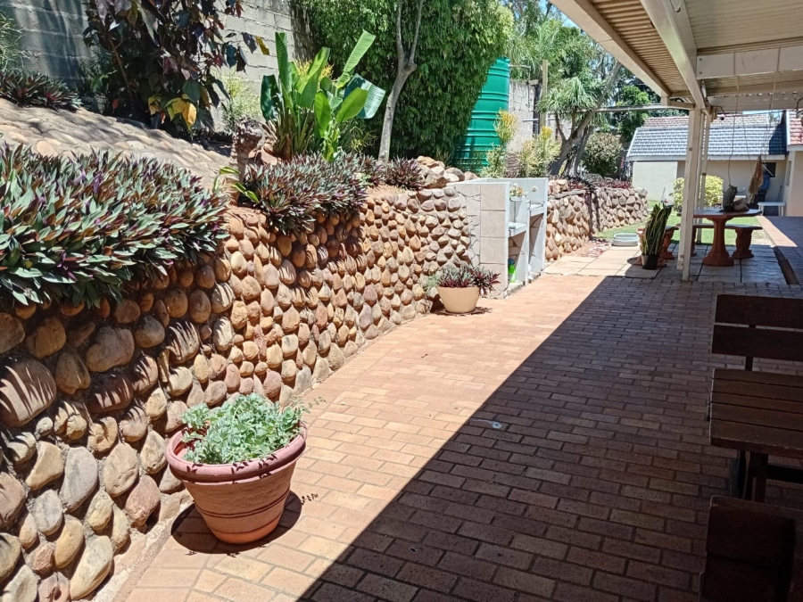 4 Bedroom Property for Sale in Athlone Park KwaZulu-Natal