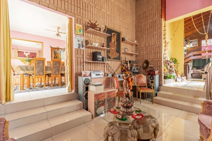 7 Bedroom Property for Sale in Reservoir Hills KwaZulu-Natal