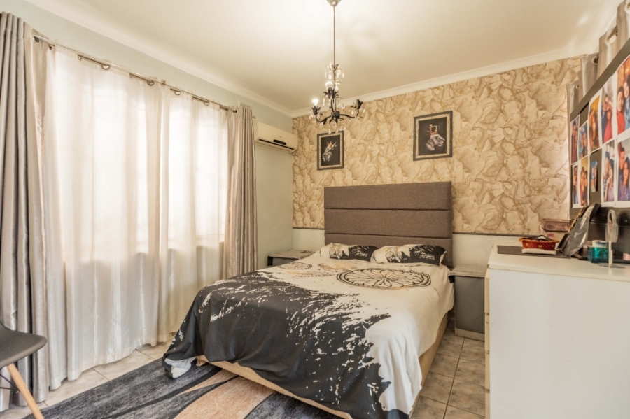 7 Bedroom Property for Sale in Reservoir Hills KwaZulu-Natal