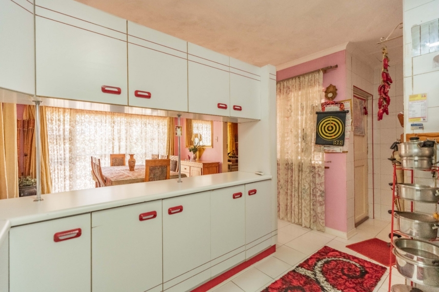 7 Bedroom Property for Sale in Reservoir Hills KwaZulu-Natal