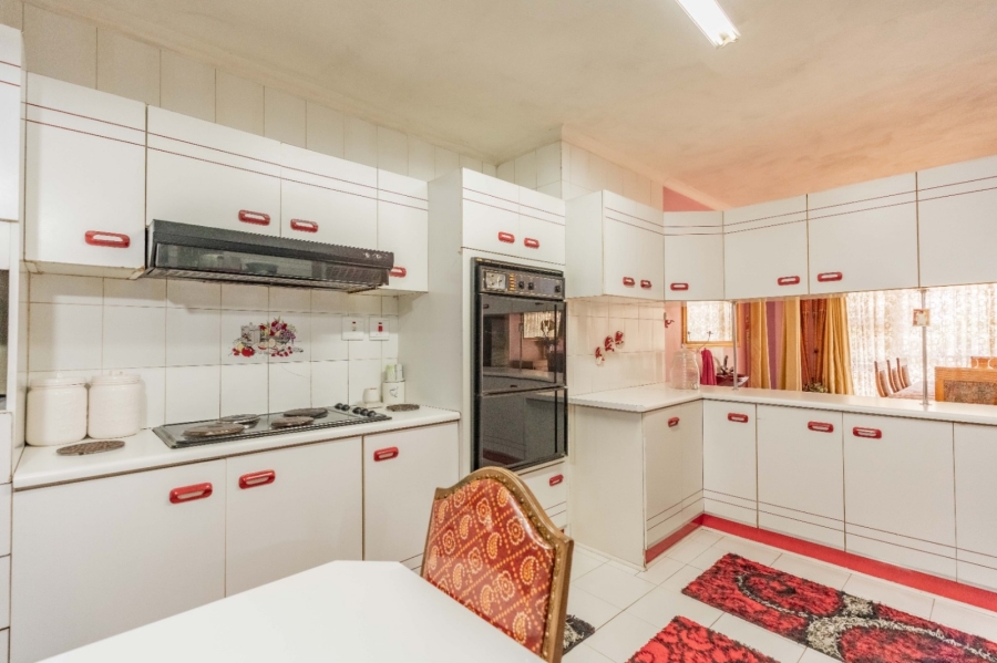 7 Bedroom Property for Sale in Reservoir Hills KwaZulu-Natal