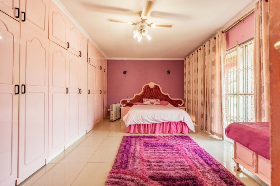 7 Bedroom Property for Sale in Reservoir Hills KwaZulu-Natal