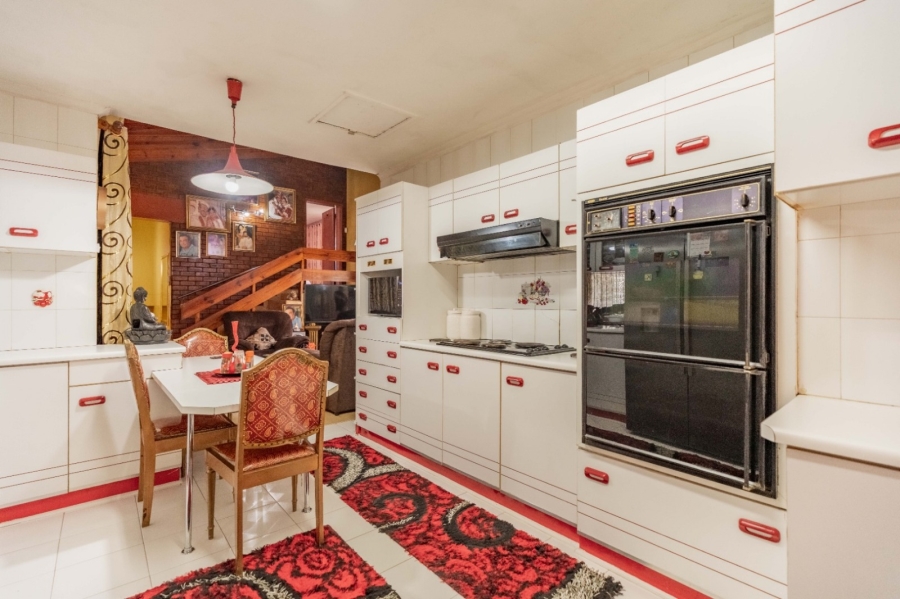 7 Bedroom Property for Sale in Reservoir Hills KwaZulu-Natal