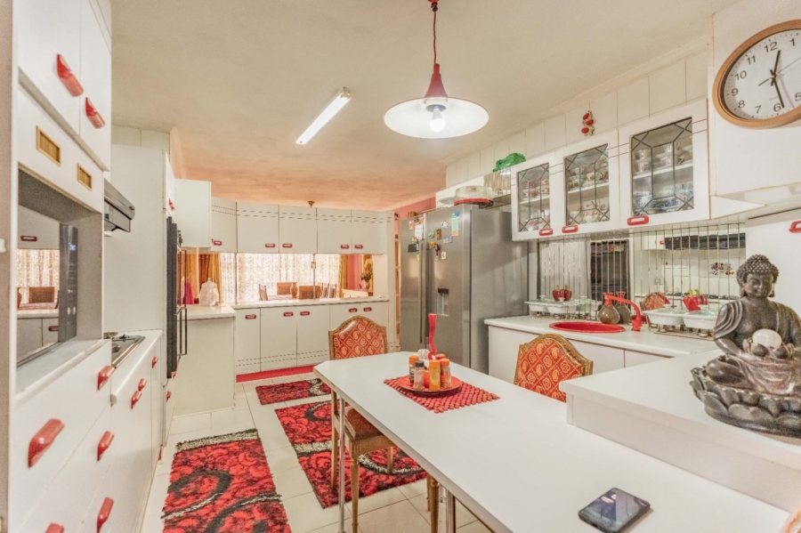 7 Bedroom Property for Sale in Reservoir Hills KwaZulu-Natal