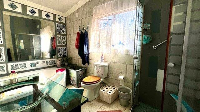 3 Bedroom Property for Sale in Uvongo KwaZulu-Natal