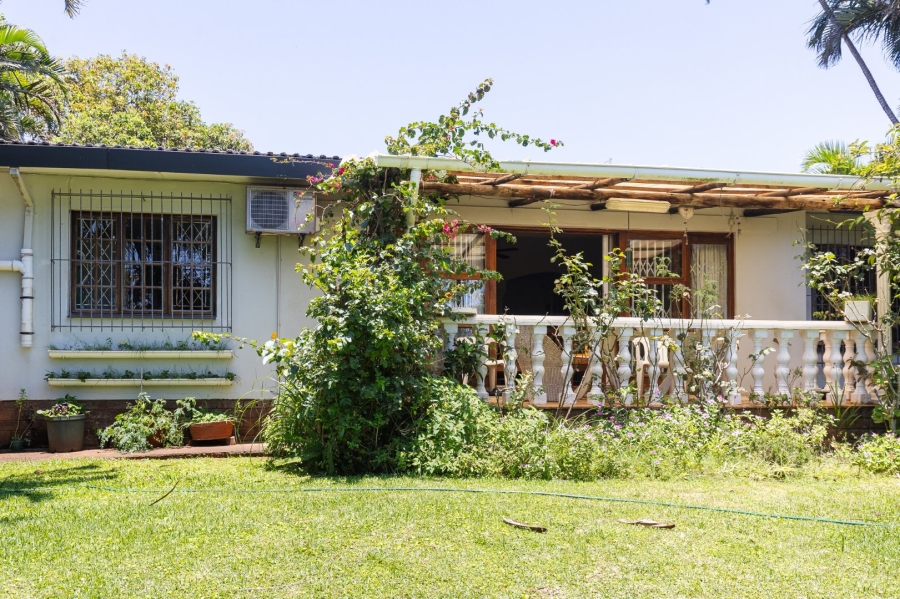 6 Bedroom Property for Sale in Uvongo KwaZulu-Natal