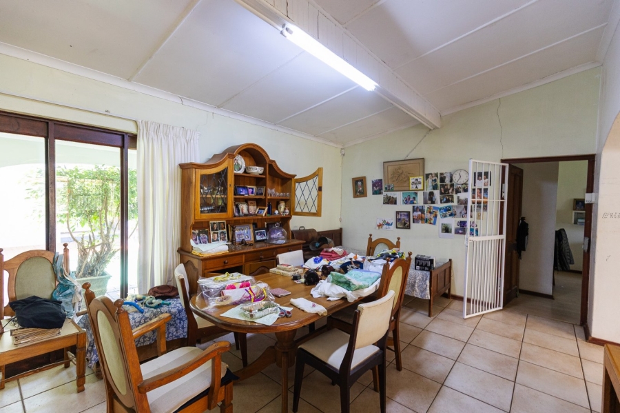 6 Bedroom Property for Sale in Uvongo KwaZulu-Natal