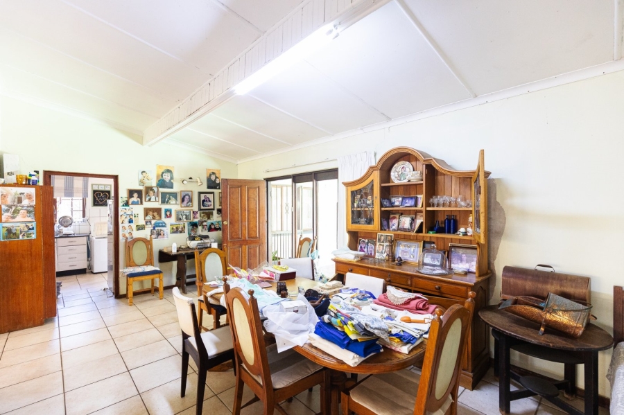 6 Bedroom Property for Sale in Uvongo KwaZulu-Natal