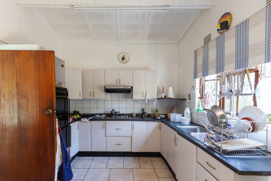 6 Bedroom Property for Sale in Uvongo KwaZulu-Natal