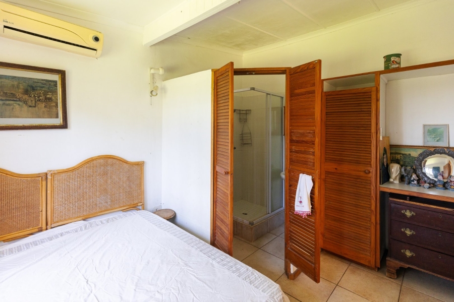 6 Bedroom Property for Sale in Uvongo KwaZulu-Natal