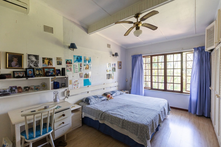 6 Bedroom Property for Sale in Uvongo KwaZulu-Natal