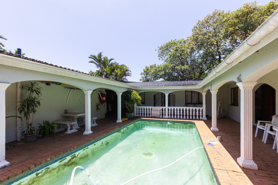 6 Bedroom Property for Sale in Uvongo KwaZulu-Natal