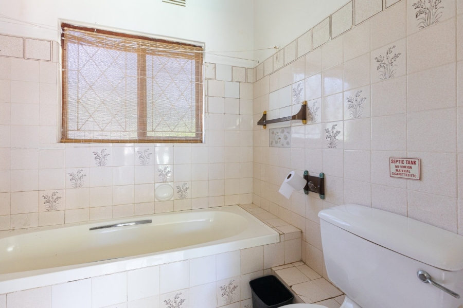 6 Bedroom Property for Sale in Uvongo KwaZulu-Natal