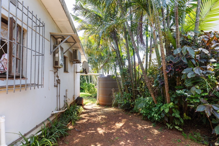 6 Bedroom Property for Sale in Uvongo KwaZulu-Natal