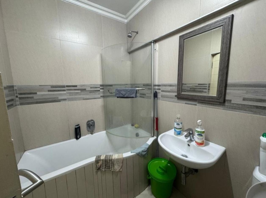 2 Bedroom Property for Sale in New Town Centre KwaZulu-Natal