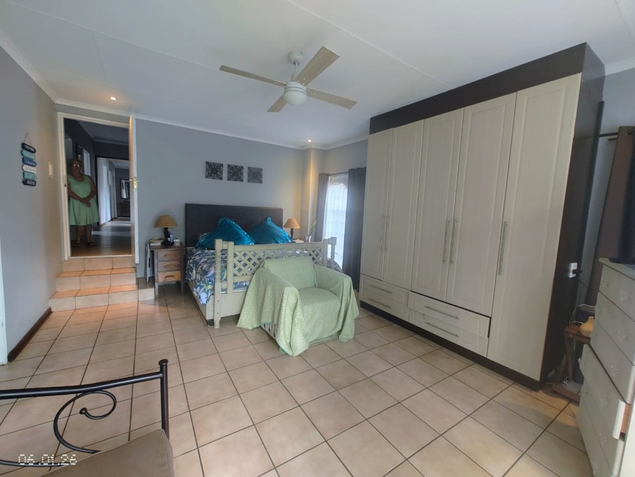 5 Bedroom Property for Sale in Pioneer Park KwaZulu-Natal