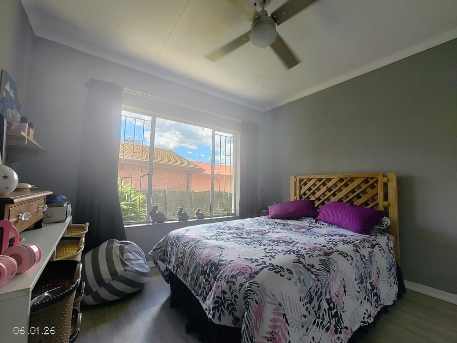 5 Bedroom Property for Sale in Pioneer Park KwaZulu-Natal