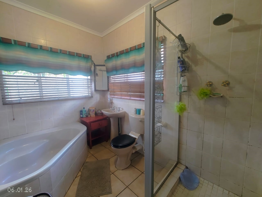 5 Bedroom Property for Sale in Pioneer Park KwaZulu-Natal