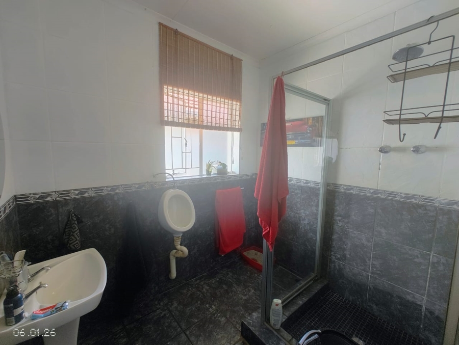 5 Bedroom Property for Sale in Pioneer Park KwaZulu-Natal