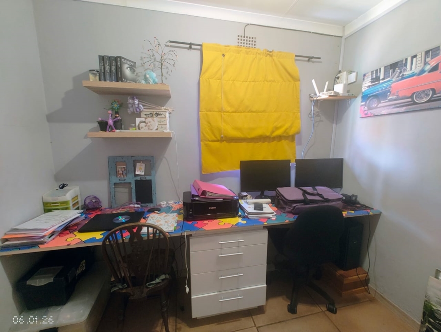 5 Bedroom Property for Sale in Pioneer Park KwaZulu-Natal