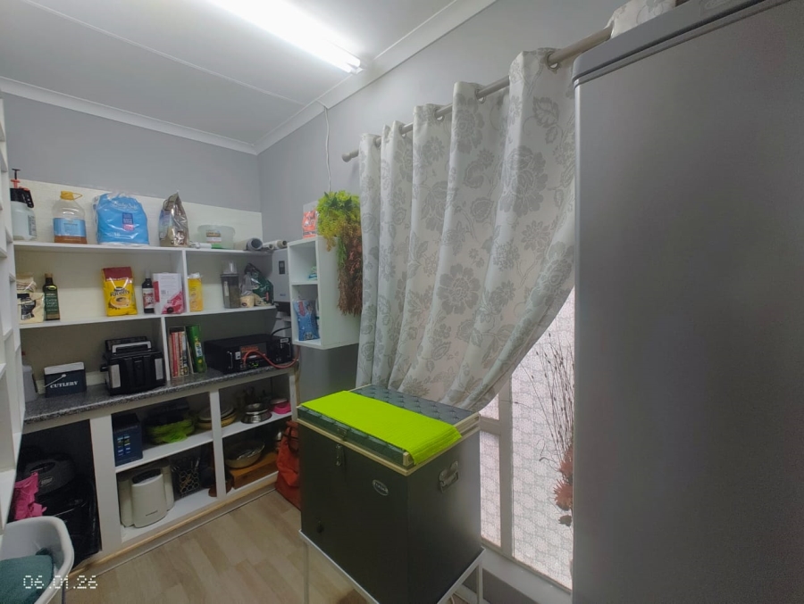 5 Bedroom Property for Sale in Pioneer Park KwaZulu-Natal