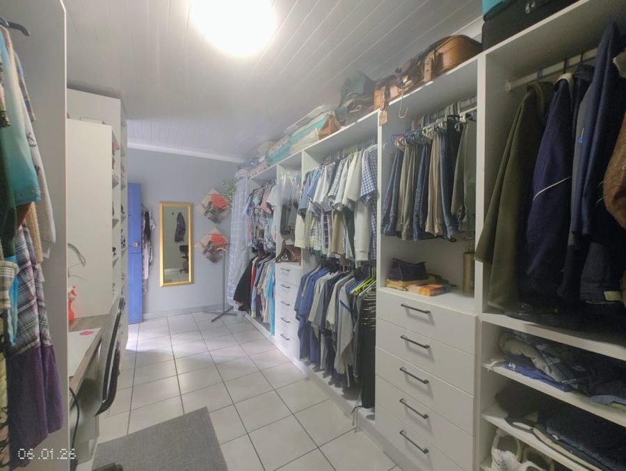 5 Bedroom Property for Sale in Pioneer Park KwaZulu-Natal