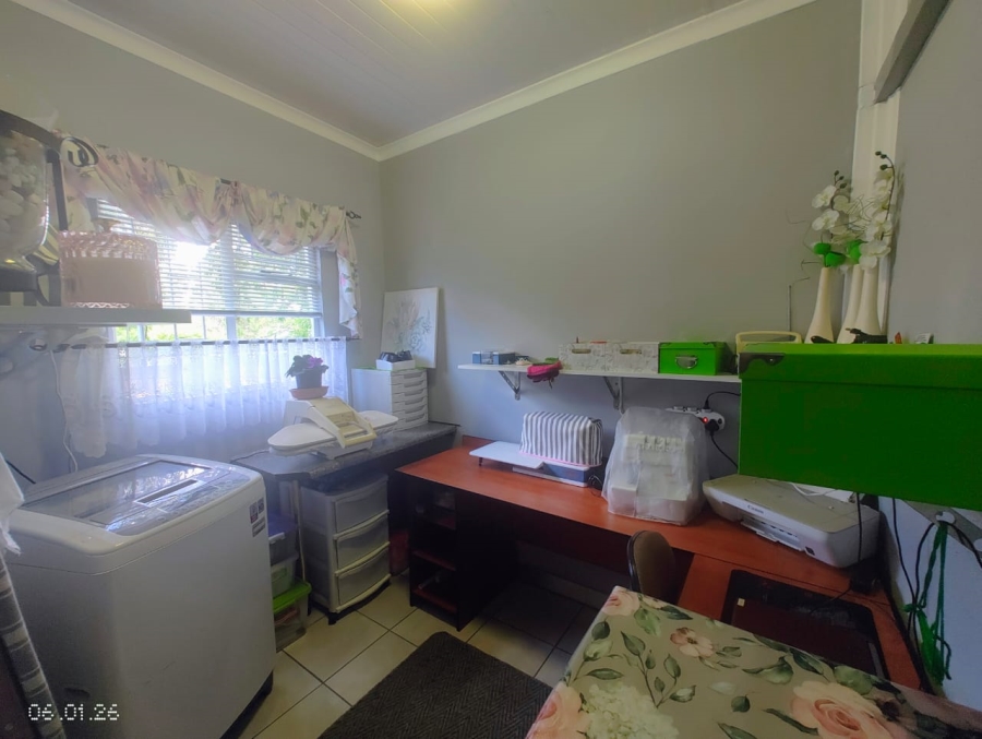 5 Bedroom Property for Sale in Pioneer Park KwaZulu-Natal