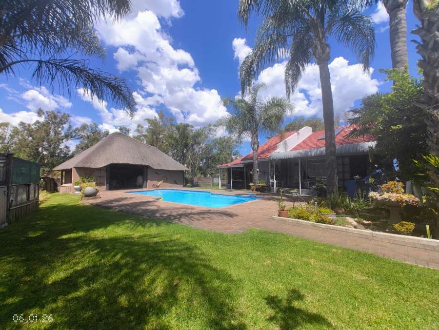 5 Bedroom Property for Sale in Pioneer Park KwaZulu-Natal