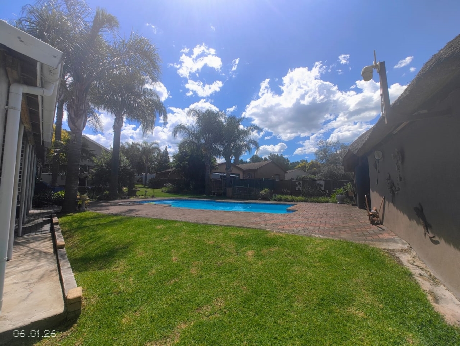 5 Bedroom Property for Sale in Pioneer Park KwaZulu-Natal