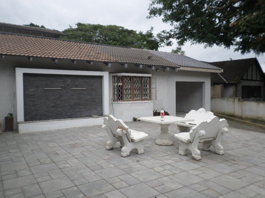 4 Bedroom Property for Sale in Umtentweni KwaZulu-Natal