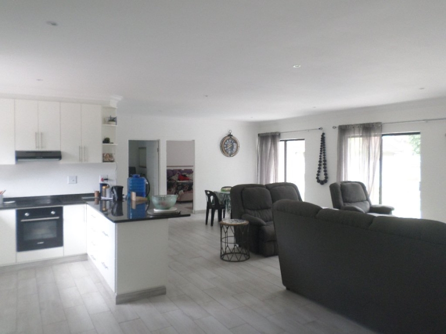 4 Bedroom Property for Sale in Umtentweni KwaZulu-Natal