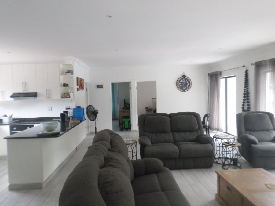 4 Bedroom Property for Sale in Umtentweni KwaZulu-Natal