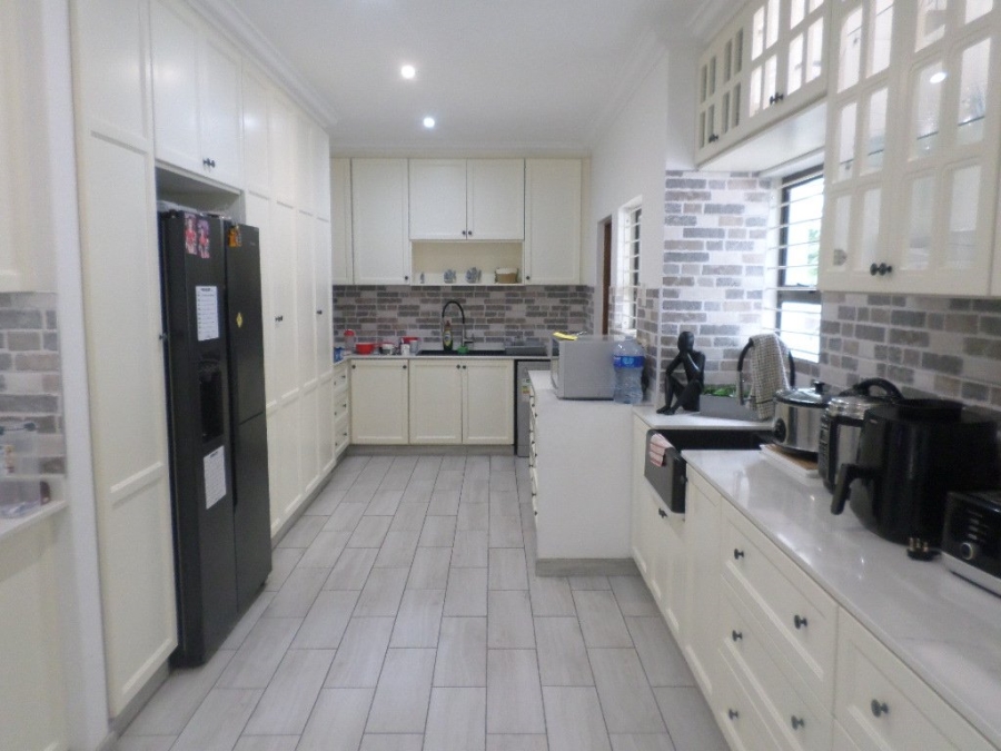 4 Bedroom Property for Sale in Umtentweni KwaZulu-Natal