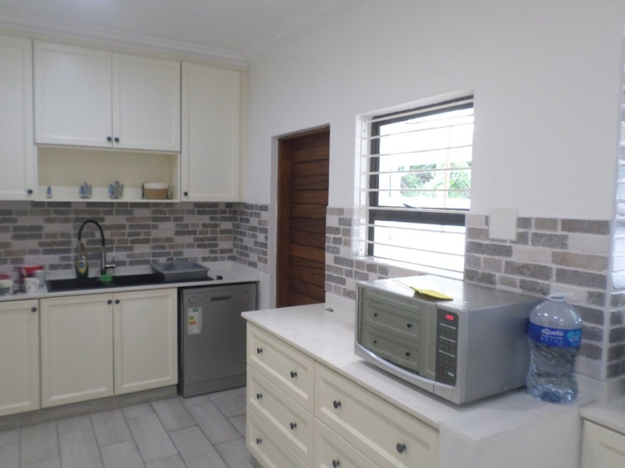 4 Bedroom Property for Sale in Umtentweni KwaZulu-Natal