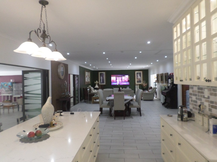 4 Bedroom Property for Sale in Umtentweni KwaZulu-Natal