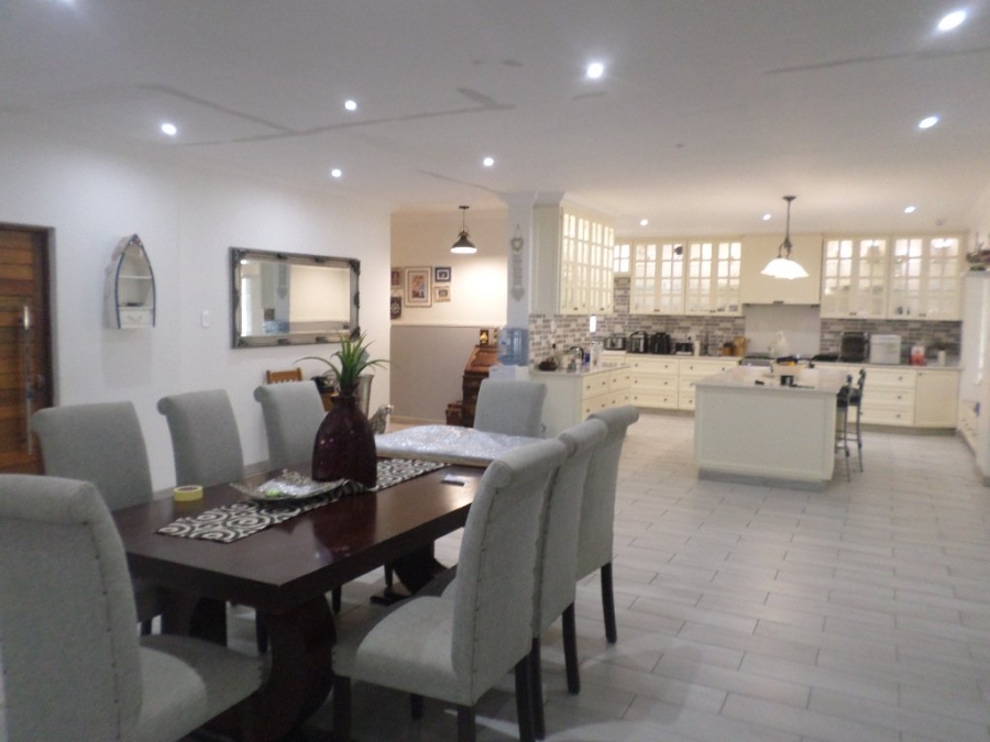 4 Bedroom Property for Sale in Umtentweni KwaZulu-Natal