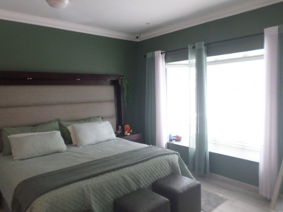 4 Bedroom Property for Sale in Umtentweni KwaZulu-Natal