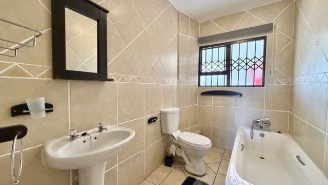 3 Bedroom Property for Sale in Uvongo KwaZulu-Natal