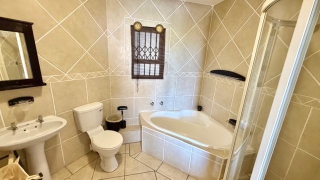 3 Bedroom Property for Sale in Uvongo KwaZulu-Natal
