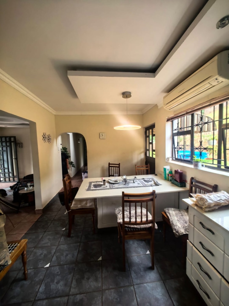 5 Bedroom Property for Sale in La Mercy KwaZulu-Natal