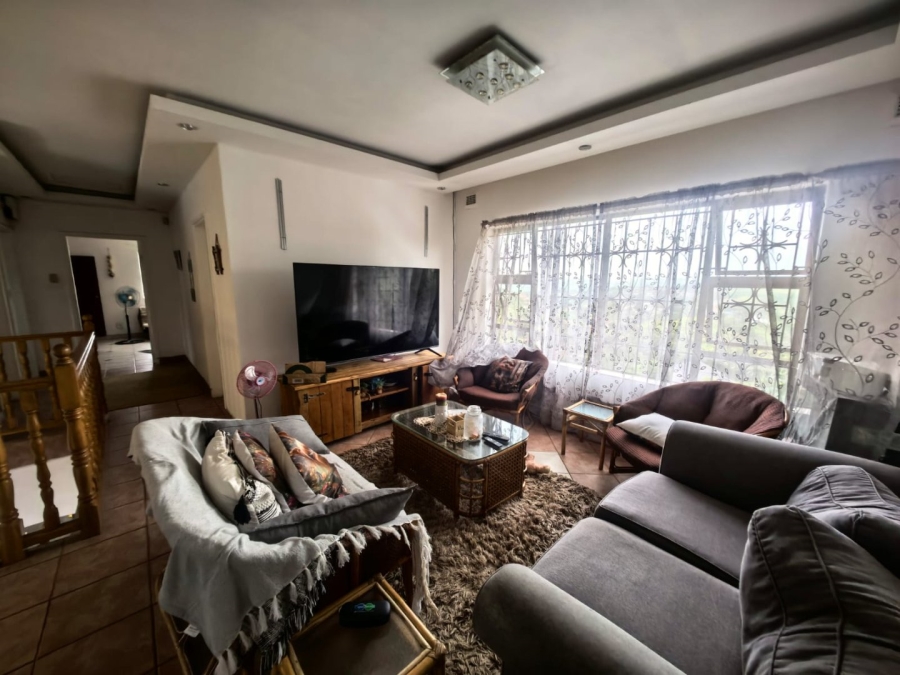 5 Bedroom Property for Sale in La Mercy KwaZulu-Natal