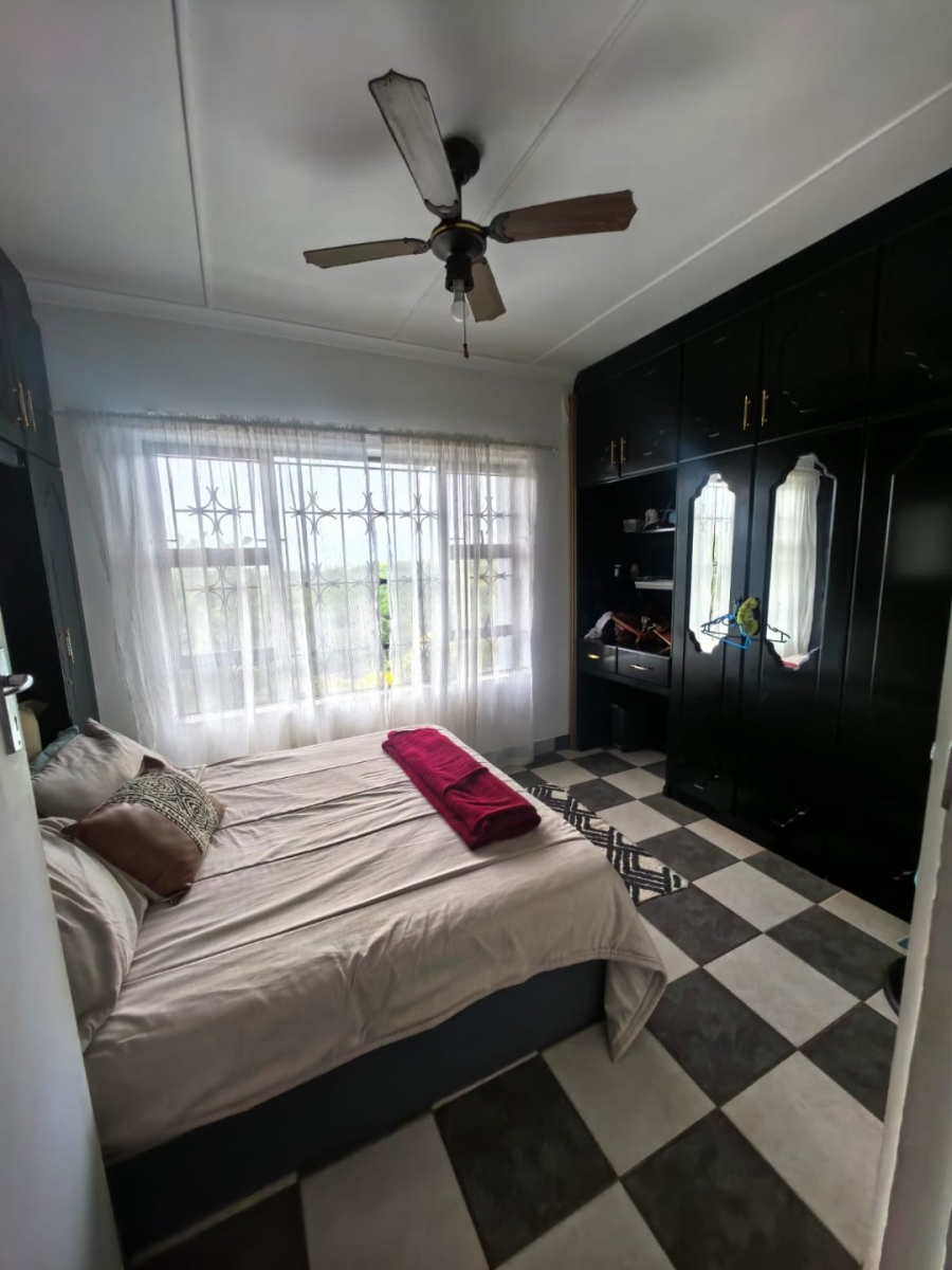 5 Bedroom Property for Sale in La Mercy KwaZulu-Natal