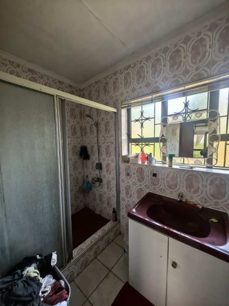 5 Bedroom Property for Sale in La Mercy KwaZulu-Natal