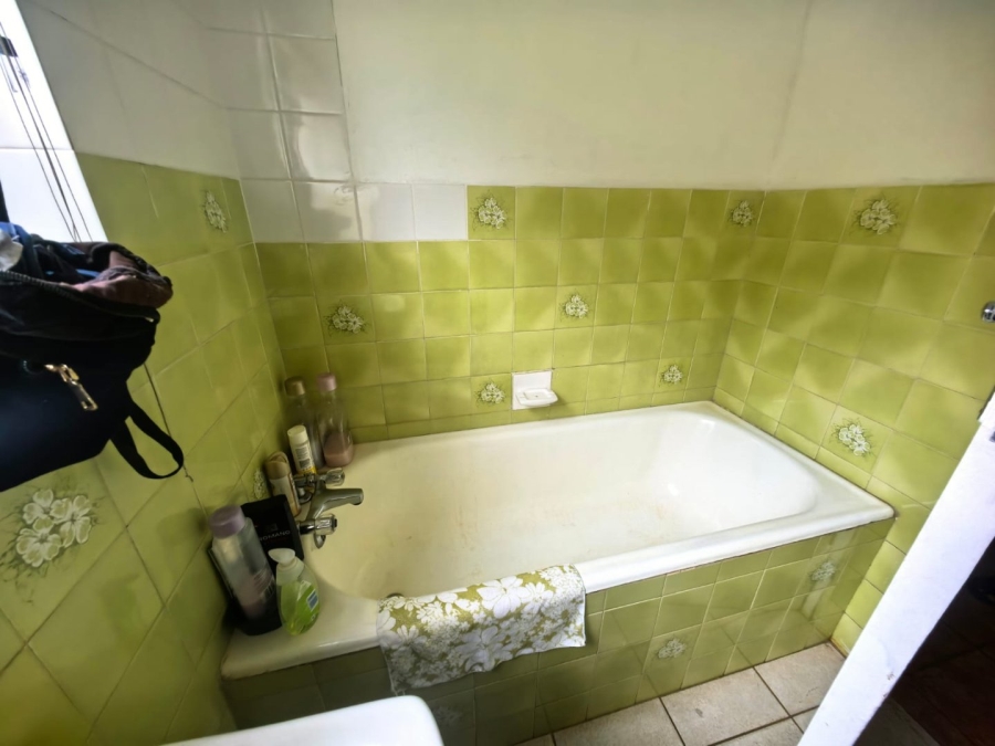 5 Bedroom Property for Sale in La Mercy KwaZulu-Natal